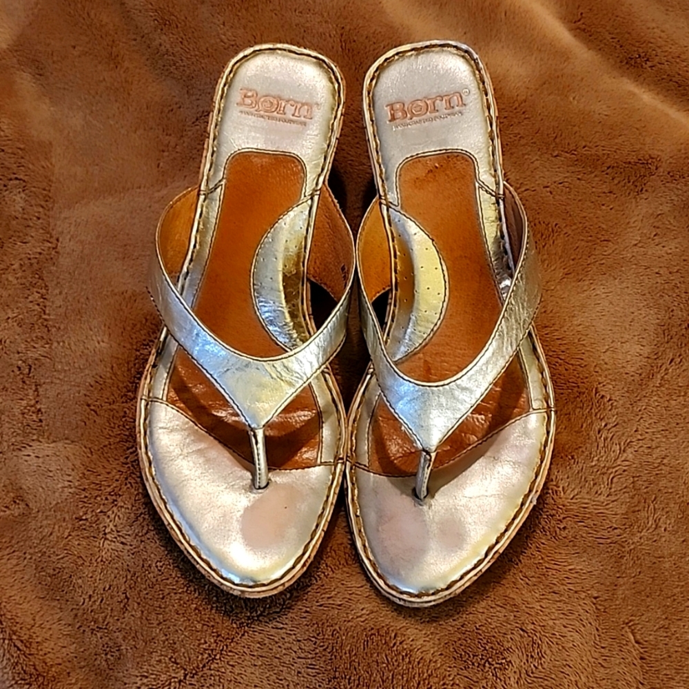 Born sandals